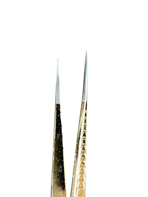 Pinça de Cílios Dourada Reta - Beauty Tools - Imagem 2
